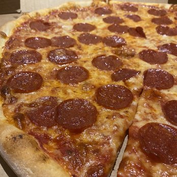 Old Northeast Pizza - Pepperoni Large 18" Pizza - Pizza Near Me - St. Petersburg, Florida Old Northeast Pizza - Pepperoni Large 18" Pizza - Pizza Near Me - St. Petersburg, Florida