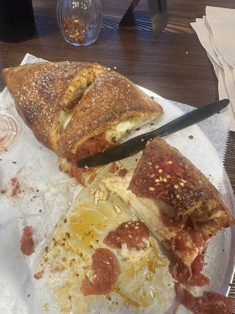 Vocelli Pizza Logo