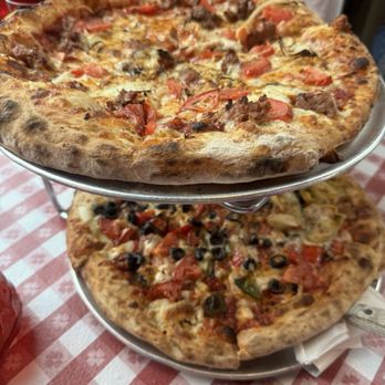 Del's Pizzeria - Pizza Near Me - Pismo Beach, California Del's Pizzeria - Pizza Near Me - Pismo Beach, California