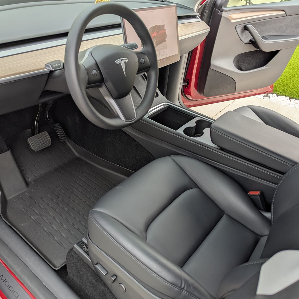 Rey Is Mobile - Interior - Auto Detailing Near Me - Riverside, California Rey Is Mobile - Interior - Auto Detailing Near Me - Riverside, California