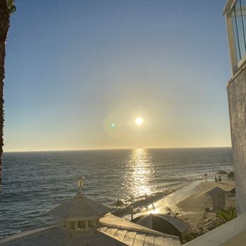 Capri Laguna - Sunset from oceanfront room balcony. - Hotels Near Me - Laguna Beach, California Capri Laguna - Sunset from oceanfront room balcony. - Hotels Near Me - Laguna Beach, California