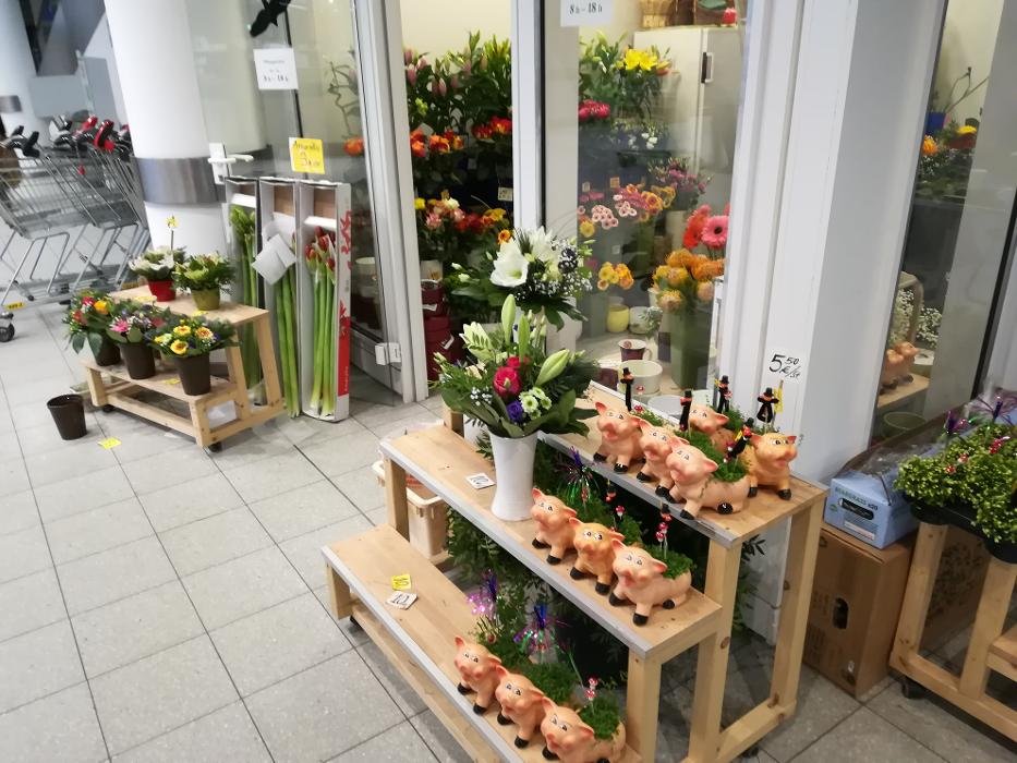 BLUMEN KIOSK Updated May 2024 Marktstr. 6, Berlin, Germany