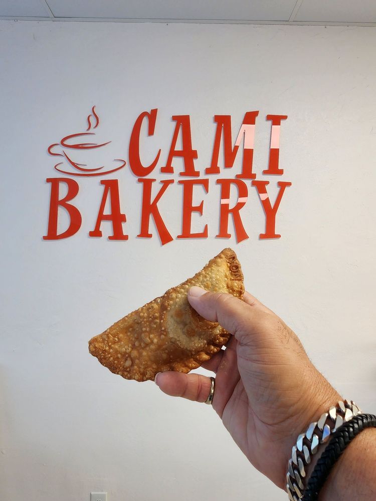 Cami Bakery Logo