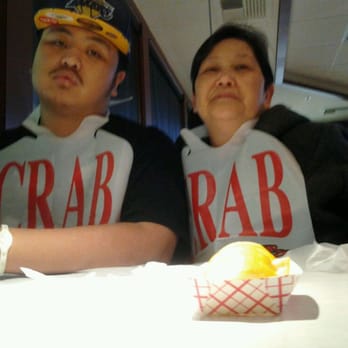 Ray's Crab Shack - Bonding with mom and bro - Seafood Near Me - Newark, California