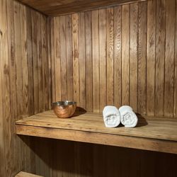 New Spring Day Spa - Traditional private sauna room 3