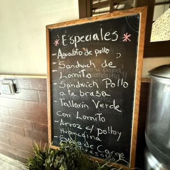 Listo el Pollo - Peruvian Near Me - Reseda, California