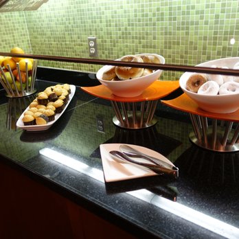 Hyatt Place Des Moines/Downtown - donuts and mini-muffins - Hotels Near Me - Des Moines, Iowa Hyatt Place Des Moines/Downtown - donuts and mini-muffins - Hotels Near Me - Des Moines, Iowa