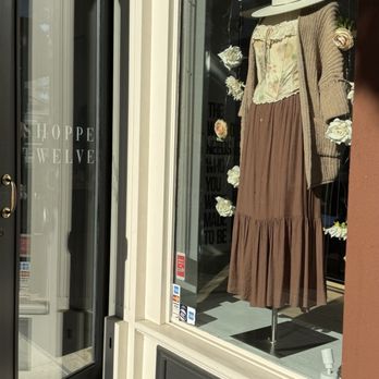 Shoppe Twelve - Entrance and skirt for wife - Women's Clothing Near Me - Napa, California