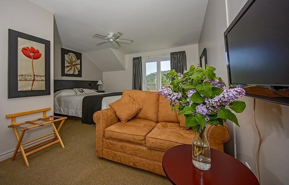 HOTEL MOTEL LE BÉLUGA Updated September 2024 23 Photos 191 Rue