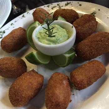 Harry Pisek - Croquete de linguiça e patê de alho. - Restaurants Near Me - Campos do Jordão, SP Harry Pisek - Croquete de linguiça e patê de alho. - Restaurants Near Me - Campos do Jordão, SP