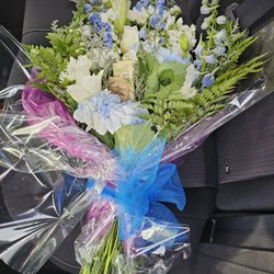 Just In Time Flowers - Graduation bouquet