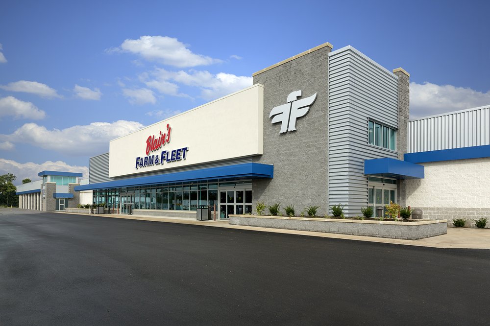 BLAIN’S FARM & FLEET ROCKFORD, IL 4725 West State St, Rockford