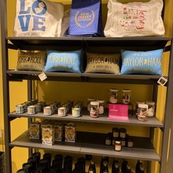 New Jersey Hall of Fame - Gift shop.
