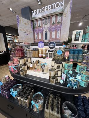 Bath & Body Works, Cleveland, OH 44124, US - MapQuest