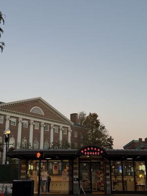 18 Brattle St by null