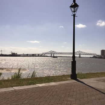 Woldenberg Park - Parks Near Me - New Orleans, Louisiana Woldenberg Park - Parks Near Me - New Orleans, Louisiana
