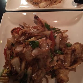 Nori Thai - Drunken noodles with shrimps  Flavorful, Excellent!! - Thai Near Me - Boca Raton, Florida