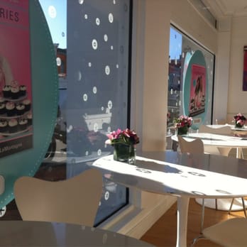 Georgetown Cupcake - Lovely sunny seating area - Cupcakes Near Me - Washington, DC, District of Columbia