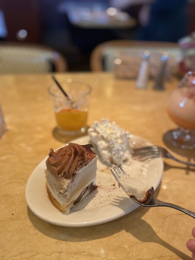 THE CHEESECAKE FACTORY Updated September 2024 877 Photos & 984