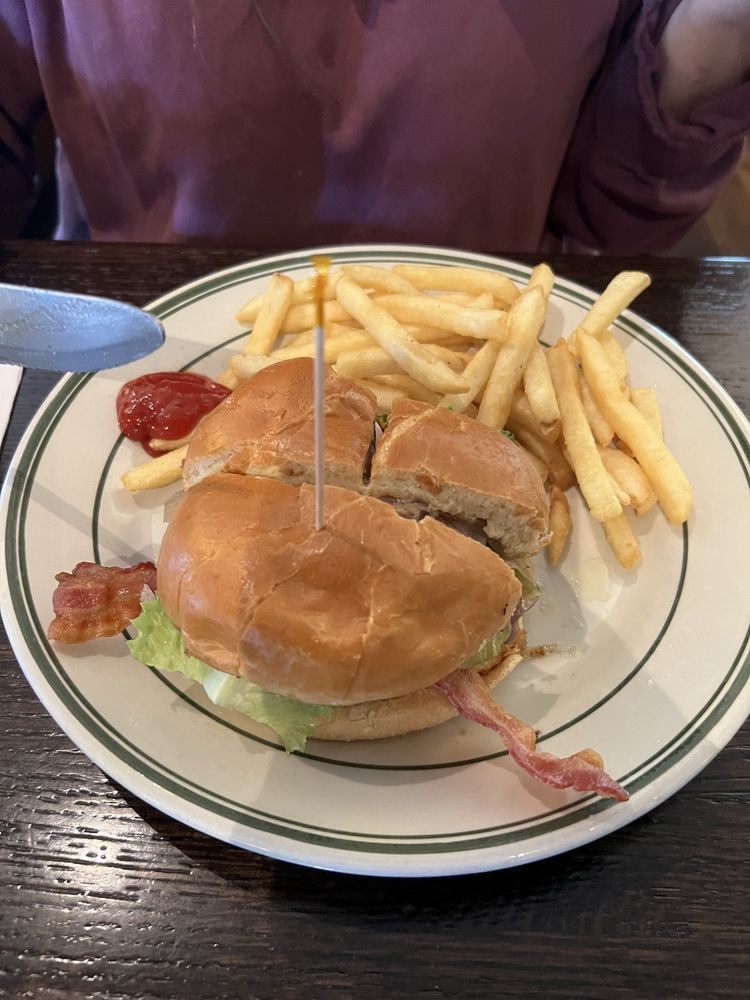 Social spots from Bennigan's