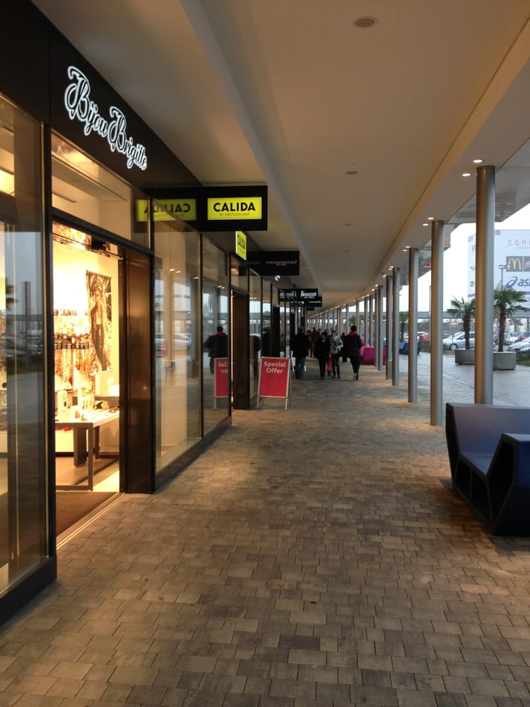 MCARTHURGLEN DESIGNER OUTLET Updated October 2024 38 Photos & 28