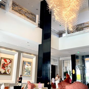 Bloom & Bee - Inside - New American Near Me - Houston, Texas Bloom & Bee - Inside - New American Near Me - Houston, Texas
