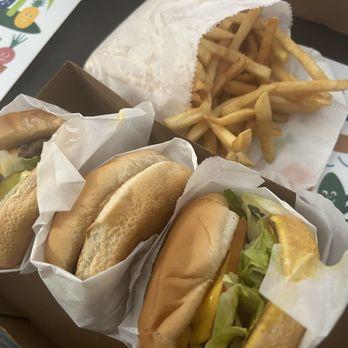 Buddy Burgers - Burgers and fries - Burgers Near Me - Oxnard, California Buddy Burgers - Burgers and fries - Burgers Near Me - Oxnard, California