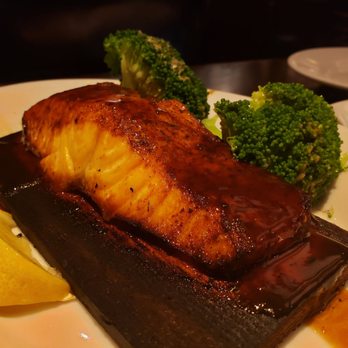 Wildfire - Salmon - American Near Me - Glenview, Illinois