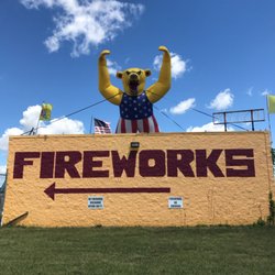 Uncle Sam's Fireworks - Our golden bear blow up balloon