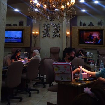 Grand Nail Salon - Bustling on a Wednesday - Nail Salons Near Me - Irving, Texas Grand Nail Salon - Bustling on a Wednesday - Nail Salons Near Me - Irving, Texas