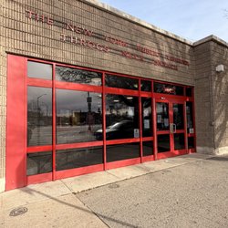 New York Public Library - Throg's Neck Library