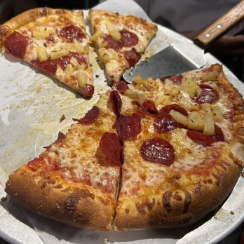 King's Pizza & Grill - cheese pizza add pepperoni and pineapple - Pizza Near Me - Clearwater Beach, Florida King's Pizza & Grill - cheese pizza add pepperoni and pineapple - Pizza Near Me - Clearwater Beach, Florida
