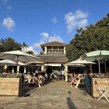 Barefoot Beach Cafe - Front of the restaurant - Breakfast & Brunch Near Me - Honolulu, Hawaii