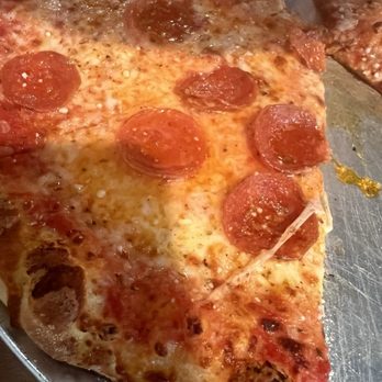 Roamin Man Pizza - Pepperoni Pizza - Pizza Near Me - Pigeon Forge, Tennessee