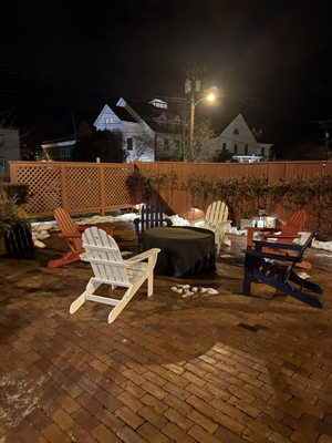 White Horse Tavern by null