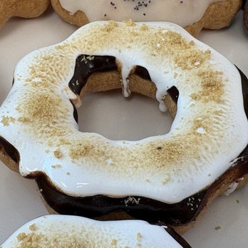 Sweet Rice - S'more - Desserts Near Me - Calgary, Alberta