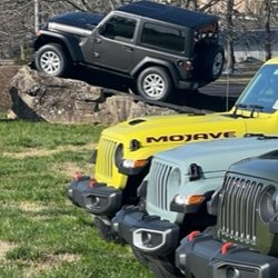 Gupton Motors - Jeep Wave