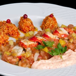 Marixa - Ensalada de bogavante con canefas de su coral