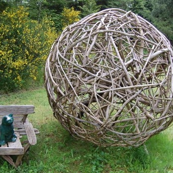 Green Cat Guest House - A big ball of twine at the Green Cat - Guest Houses Near Me - Poulsbo, Washington