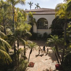 The Ritz-Carlton, Laguna Niguel - Enjoy serene family time in the lush Monarch Bay Courtyard.