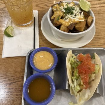 Boho Taco - Crispy chicken taco with mango salsa Hennessy Margarita Roasted chipotle potatoes - Mexican Near Me - Atlanta, Georgia Boho Taco - Crispy chicken taco with mango salsa Hennessy Margarita Roasted chipotle potatoes - Mexican Near Me - Atlanta, Georgia