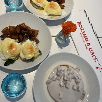 Bogart's Cafe - Breakfast & Brunch Near Me - Honolulu, Hawaii