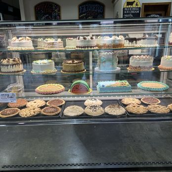 Montgomery Bakehouse - Display case - Bakeries Near Me - Conroe, Texas Montgomery Bakehouse - Display case - Bakeries Near Me - Conroe, Texas