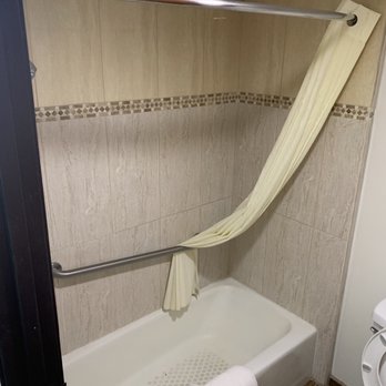 Chariot Inn Motel - shower with access panel - Hotels Near Me - Glendale, California