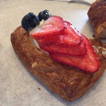 Tous Les Jours - small fruit pastry - Bakeries Near Me - Dublin, California Tous Les Jours - small fruit pastry - Bakeries Near Me - Dublin, California