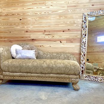 The Barn at Lakeside Ranch - Bridal Parlor Lounge Seating - Venues & Event Spaces Near Me - Hawthorne, Florida The Barn at Lakeside Ranch - Bridal Parlor Lounge Seating - Venues & Event Spaces Near Me - Hawthorne, Florida