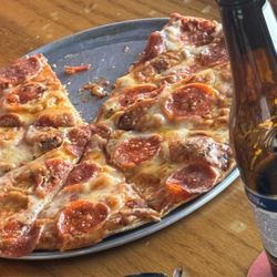 Field Box Sports Bar & Grill - Pizza from the Box