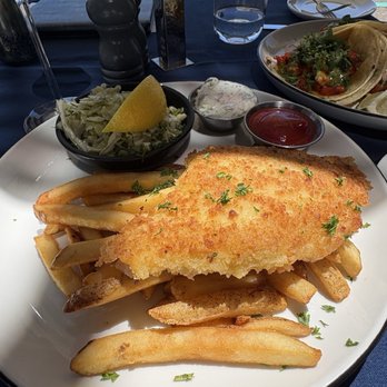 Local Ocean Seafoods - Fish and chips with rock bass - Seafood Markets Near Me - Newport, Oregon
