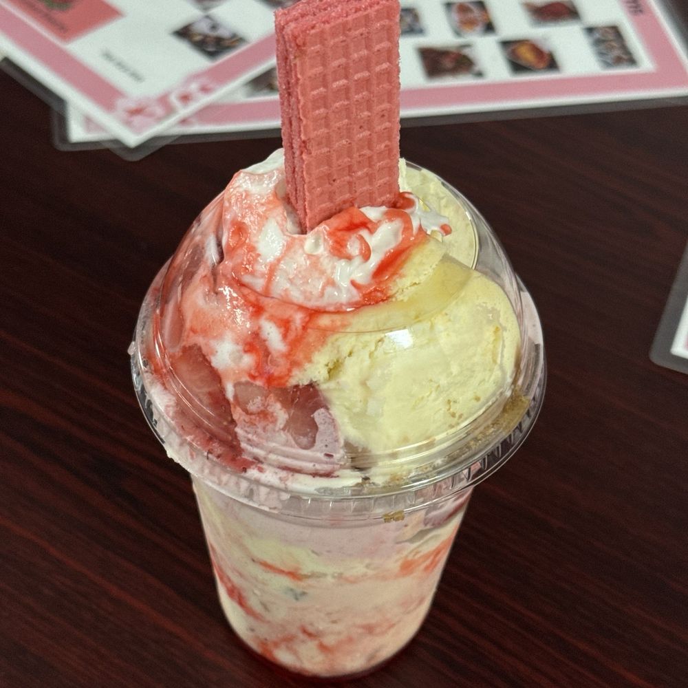 Las Floras Snacks - Strawberry cheese cake cup was so good! - Ice Cream & Frozen Yogurt Near Me - Augusta, Georgia