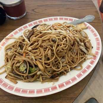 Peking Restaurant - Chicken chow mein - Chinese Near Me - Westminster, California Peking Restaurant - Chicken chow mein - Chinese Near Me - Westminster, California